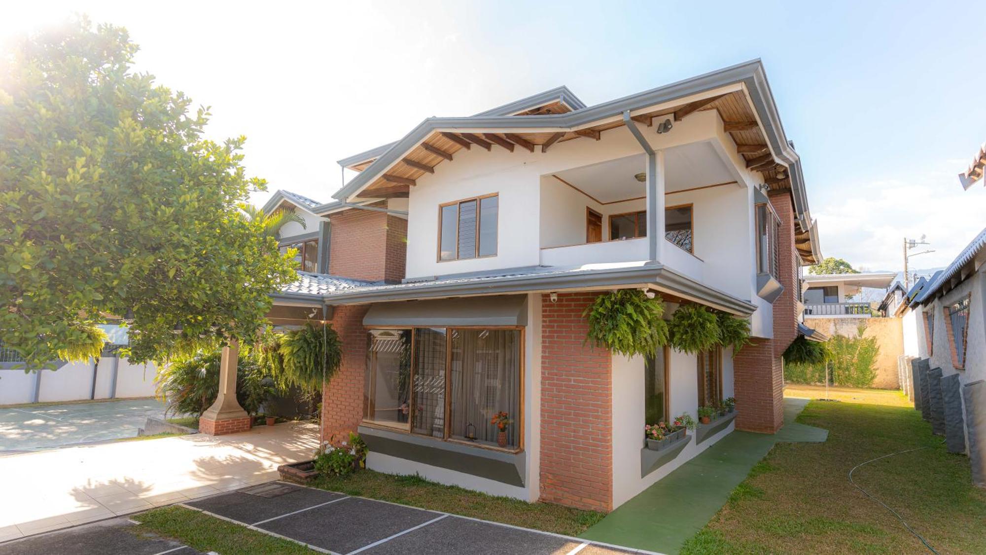 Bed and Breakfast Casa Familiar la Tortuga Heredia Exterior foto