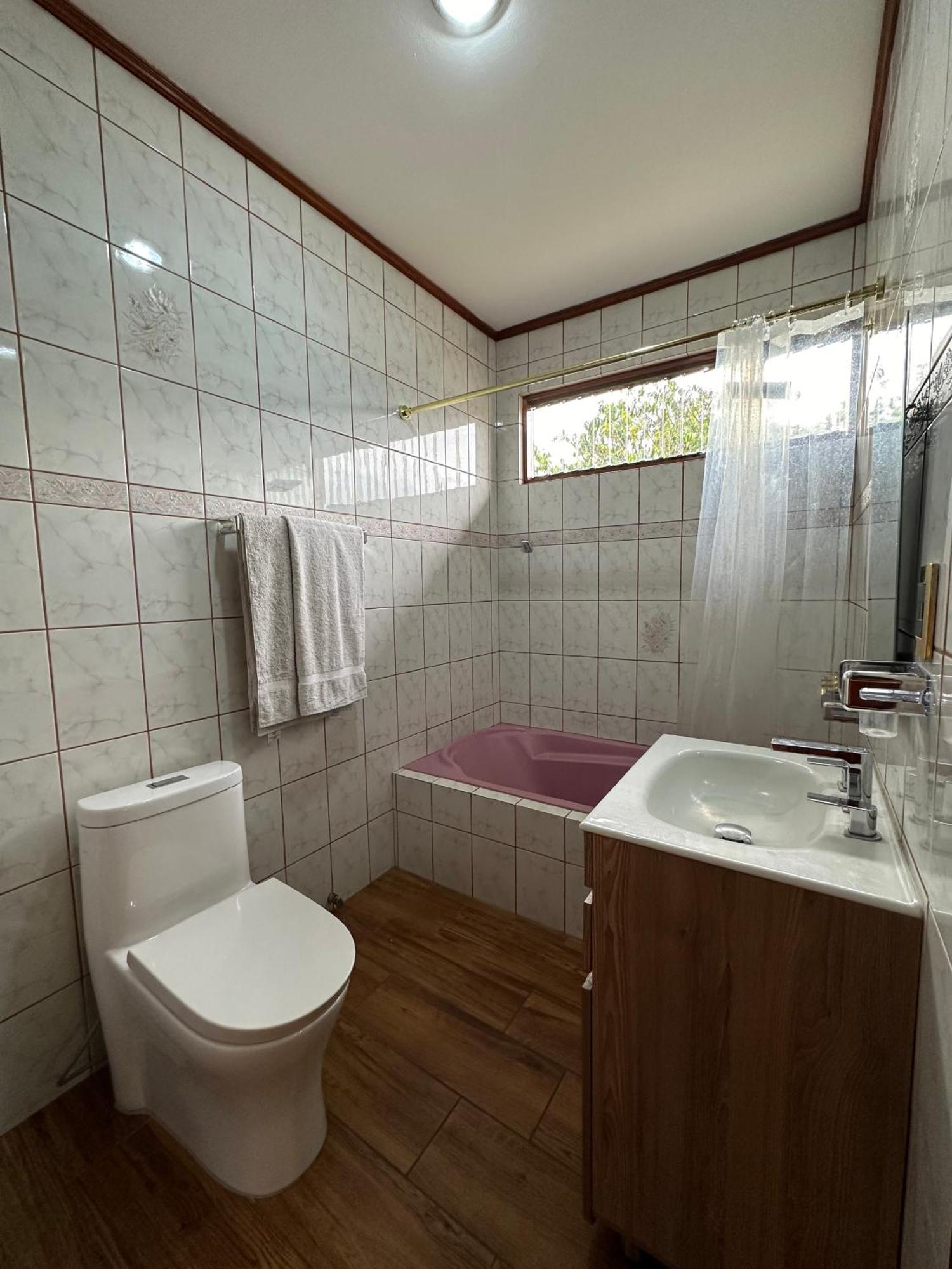 Bed and Breakfast Casa Familiar la Tortuga Heredia Exterior foto